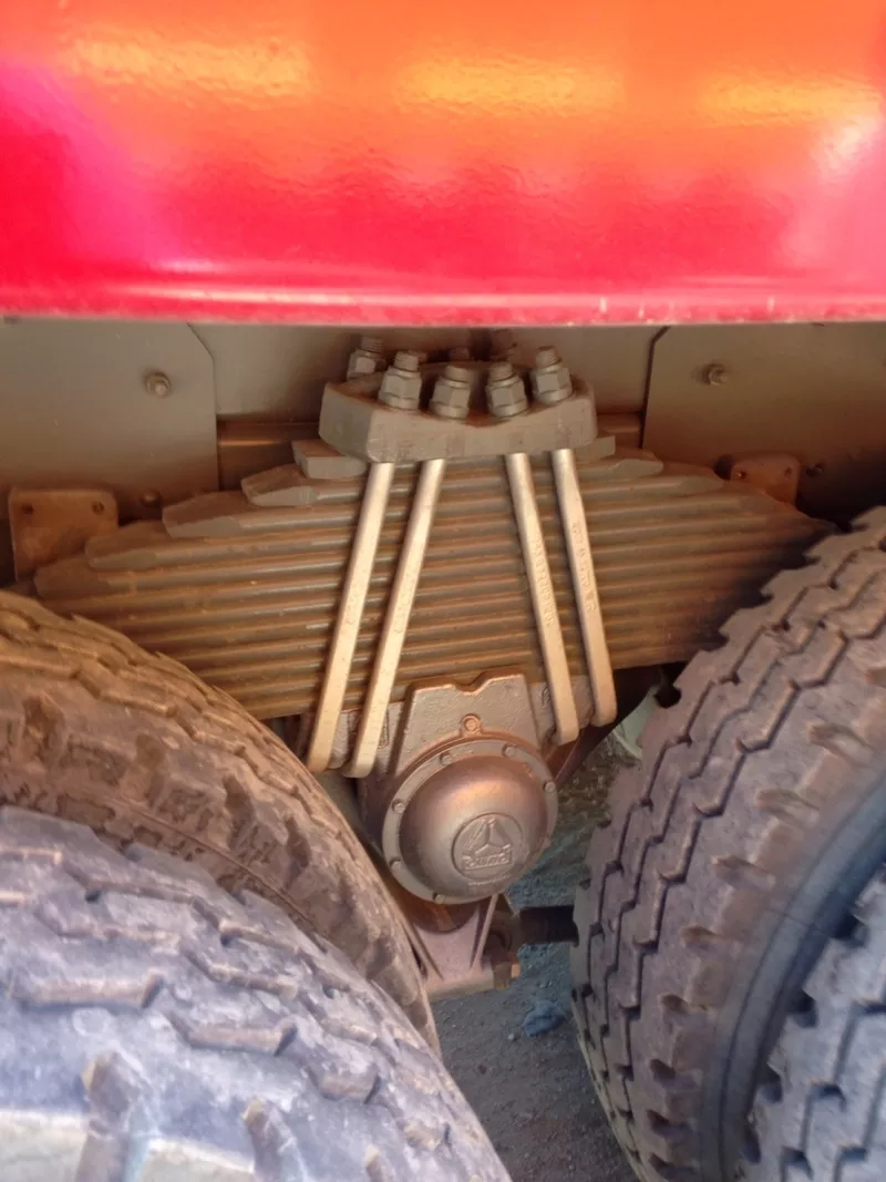 Продам самосвал HOWO 3