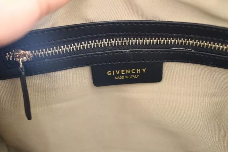 Продам качественную реплику Givenchy. Кожа. Новая.  3