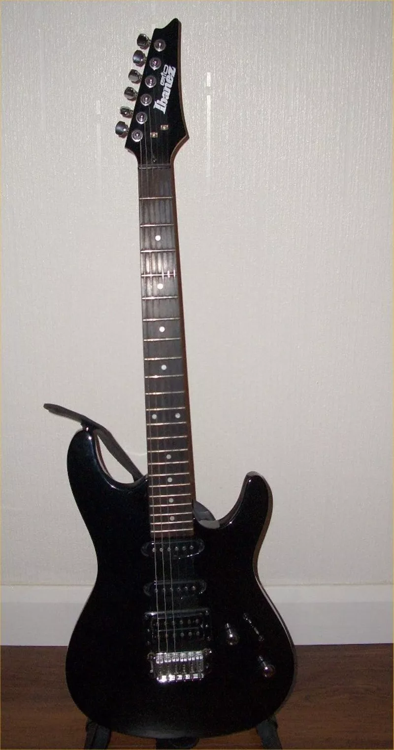 Продам электро гитару Ibanez GIO 4