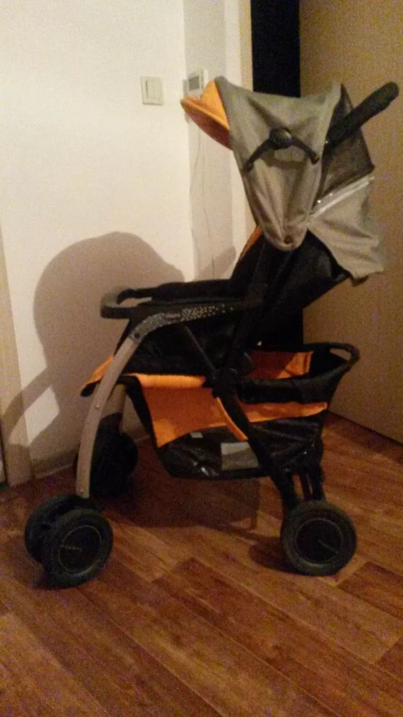 СРОЧНО Продам детскую коляску фирмы chicco 2
