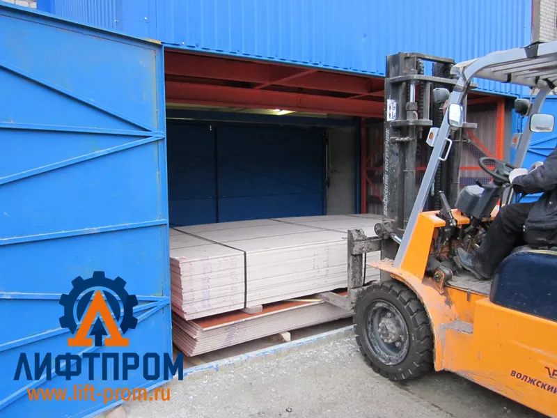 Консольный подъемник с мотор-редуктором