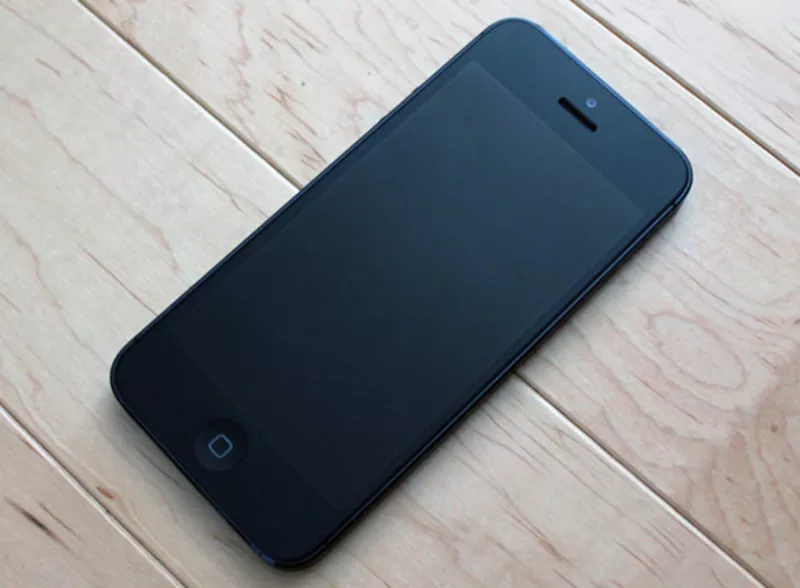 Продам срочно Айфон 5 черного цвета, iOS 8.1.1