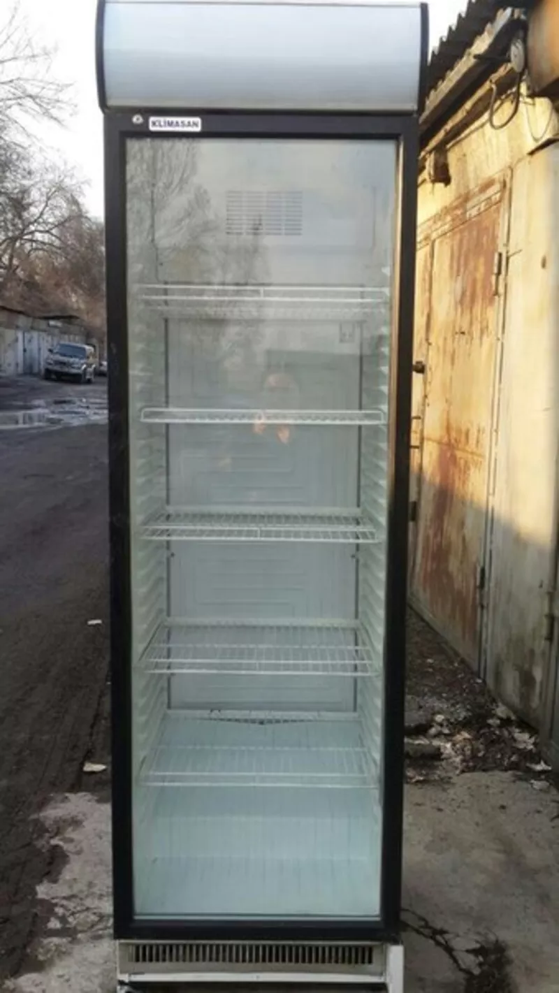 Продам витринный холодильник для напитков.  3