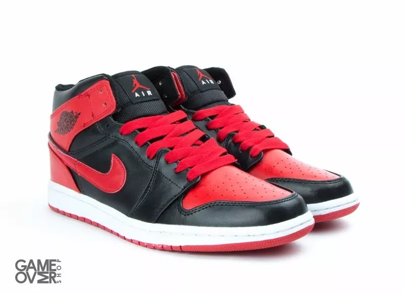 Nike Air Jordan Retro 1 Black/Red. 3