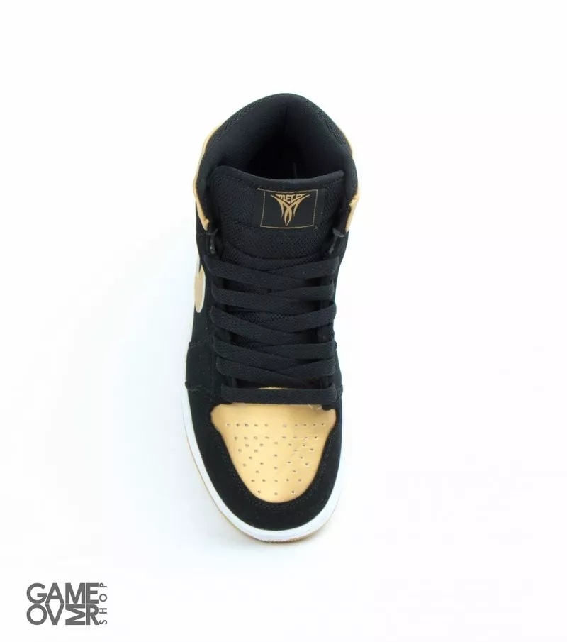 Nike Air Jordan Retro 1 Black/Gold 2
