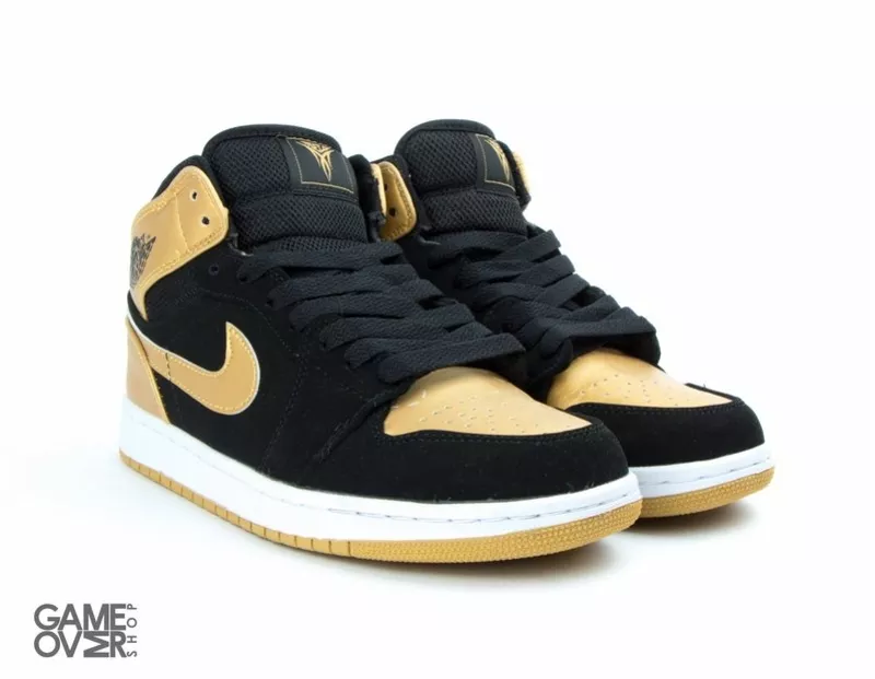 Nike Air Jordan Retro 1 Black/Gold 3