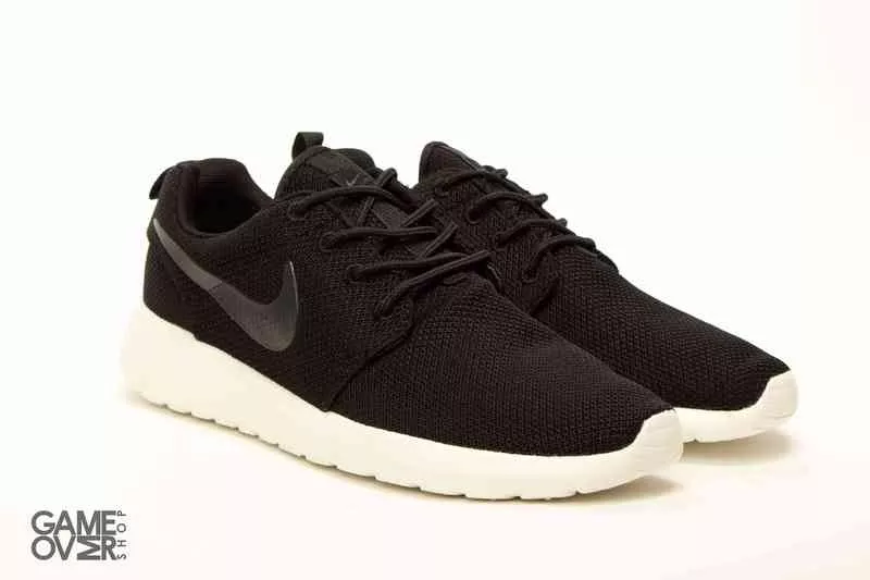 Nike Roshe Run Black White/Grey Icon 4