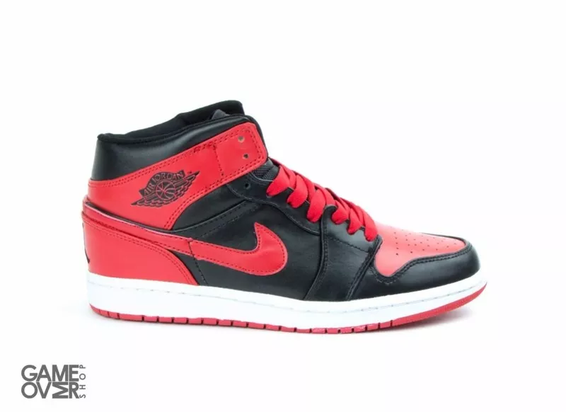 Nike Air Jordan Retro 1 Black/Red.