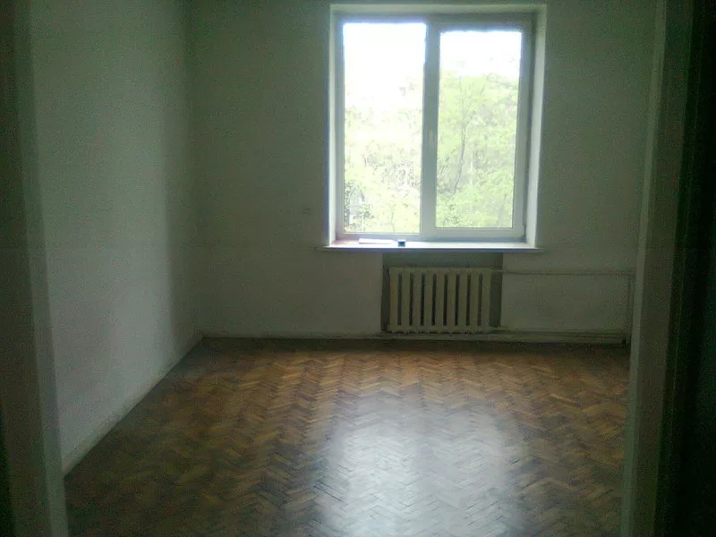 продам 4-х комнатную квартиру Джержинского Кирова 127 кв.м. 4