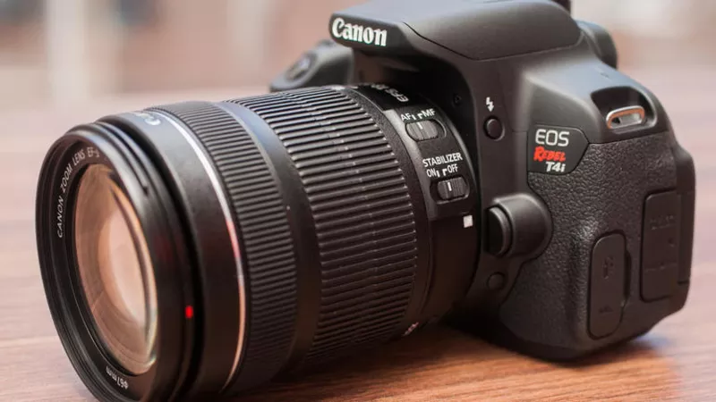 Продам фотоаппарат EOS Rebel T4i(650d)   CANON EF-S 18-135 mm f/3.5-5.