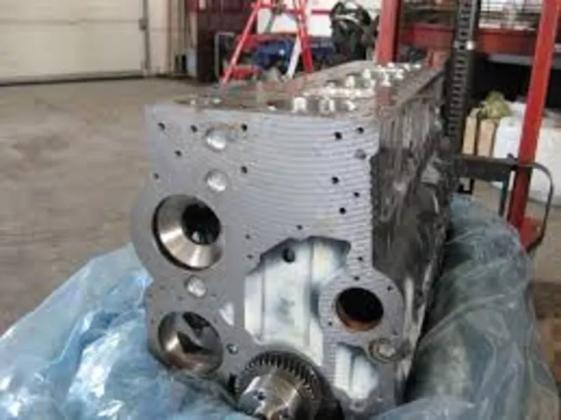 Новый неукомплектованный двигатель Сummins (США) 3