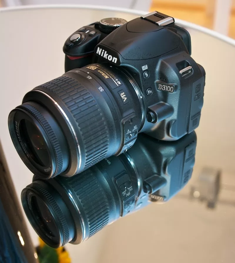 Nikon D3100 Полный комплект. Торг.