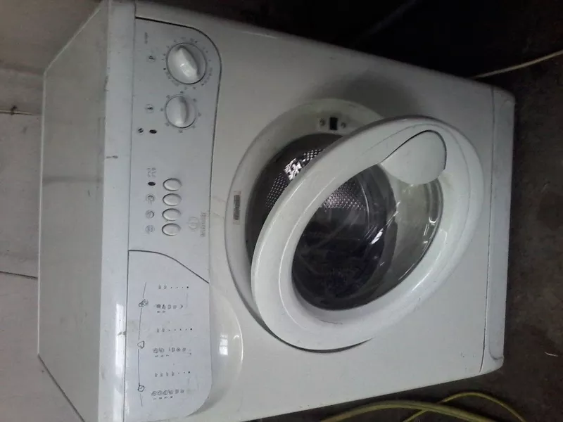Продам стиральную машинку Индезит в 104