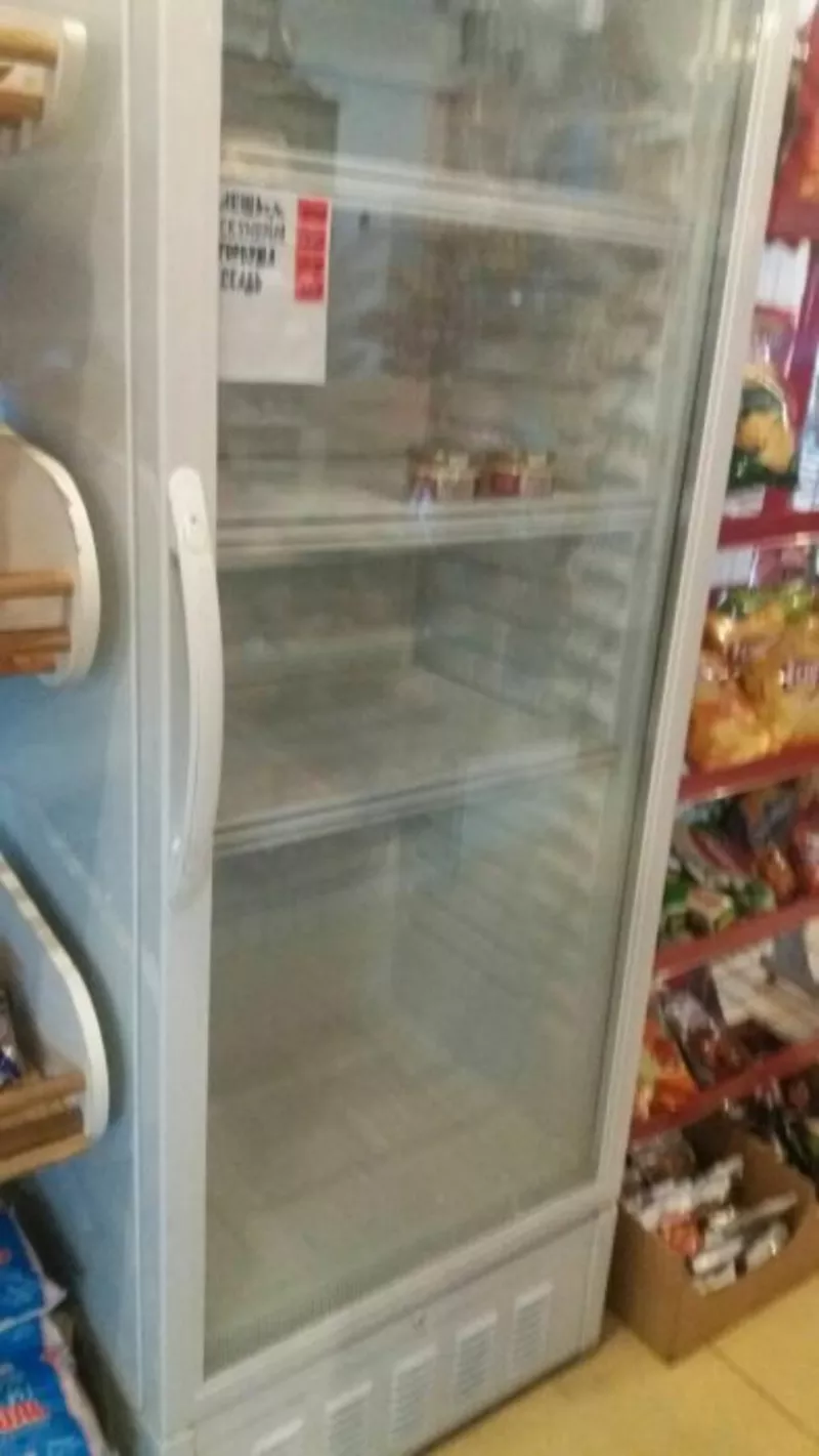 Продам торговый холодильник.