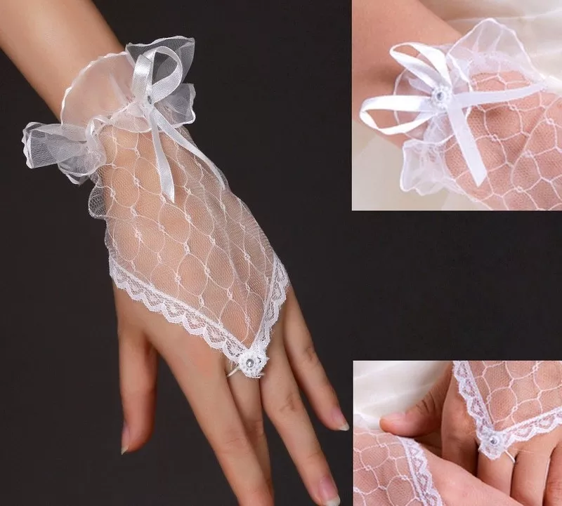 Свадебные перчатки с кружевом 2
