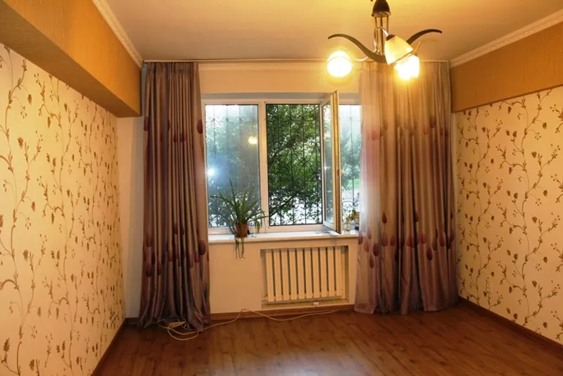 3-комнатная квартира,  проспект Гагарина — Жандосова  5