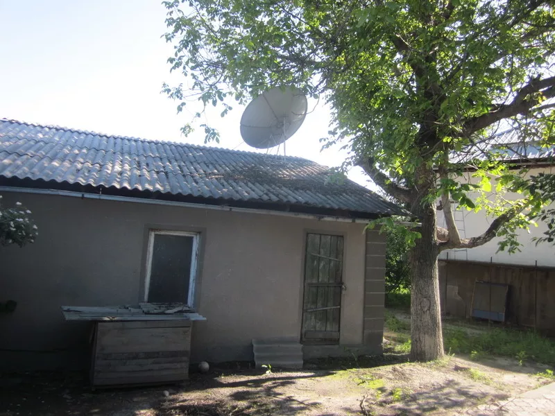 Продаётся четырёхкомнатный жилой дом в городе Алматы 3