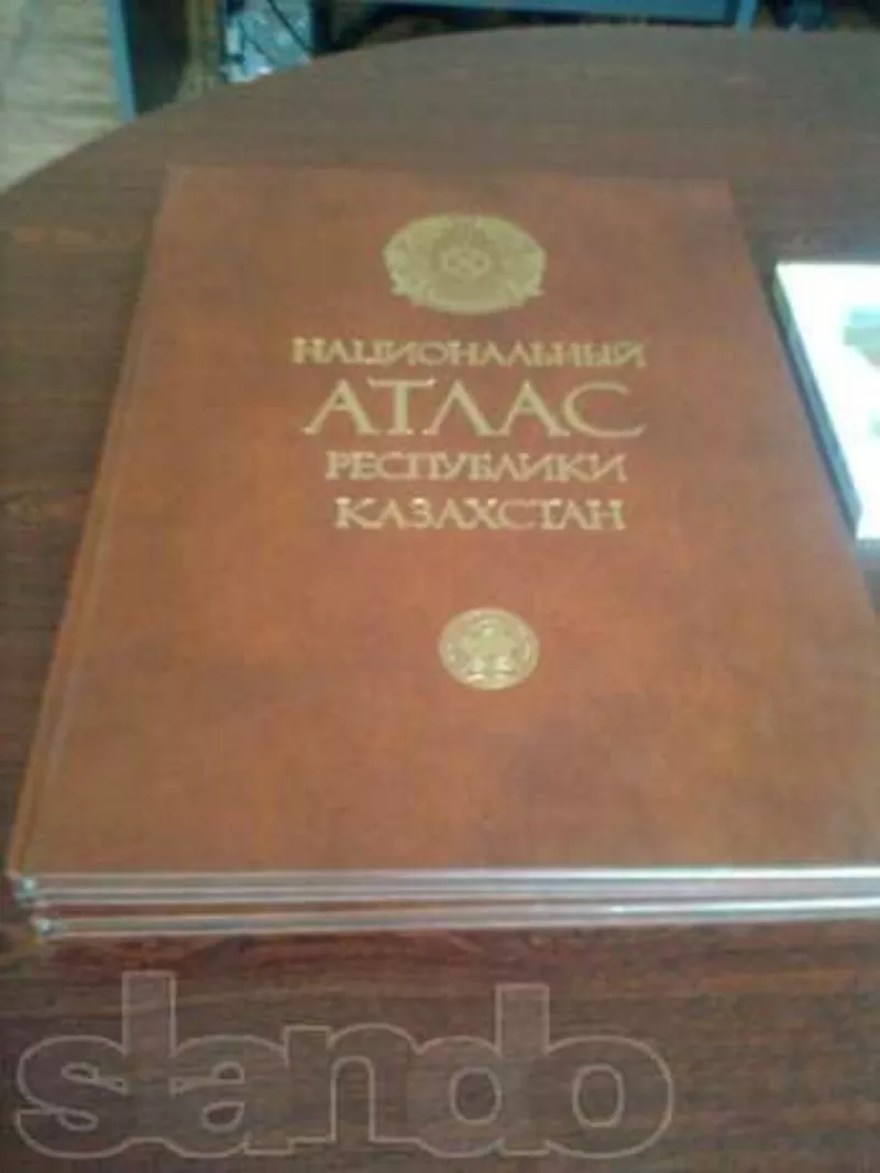 Подарочная литература о Казахстане,  учебные пособия по ЕНТ,  сувенирные магниты и тарелочки. 4