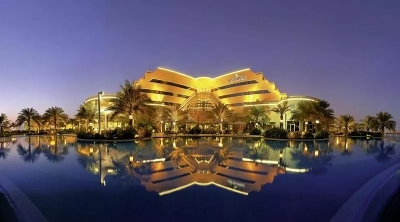 ресепшионист в Movenpick hotel 5* Manama (Bahrain) 4