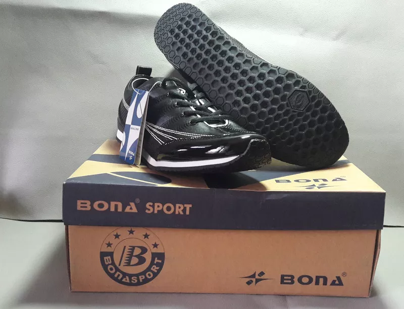   Кроссовки от BONA  3