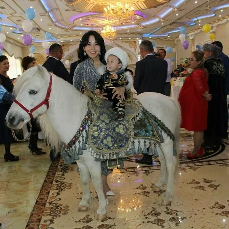 конь в Алматы 2