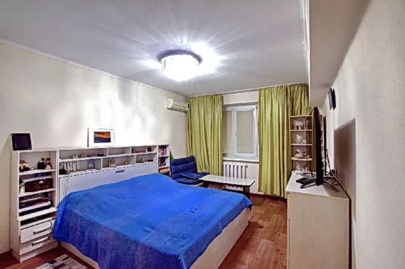 Продам 3-х комнатную квартиру в центре Алматы 4