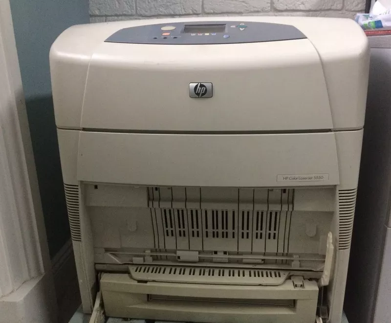 Куплю Лоток входной (нижняя часть) HP Color LaserJet 5550 2