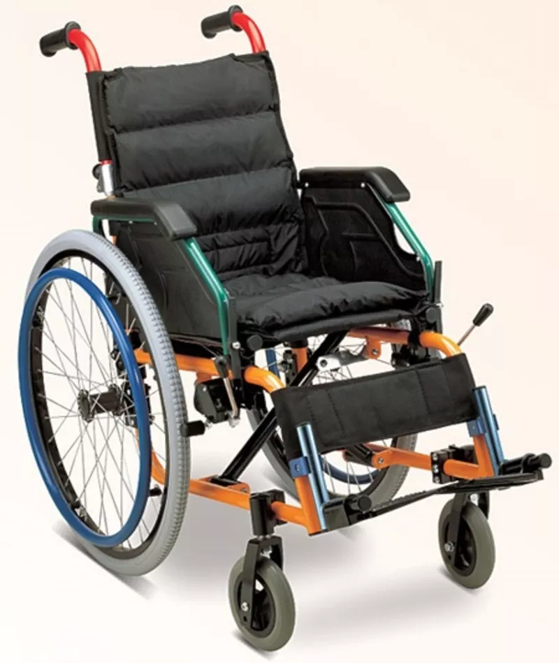 Универсальная инвалидная кресло-коляска FS 980 LA