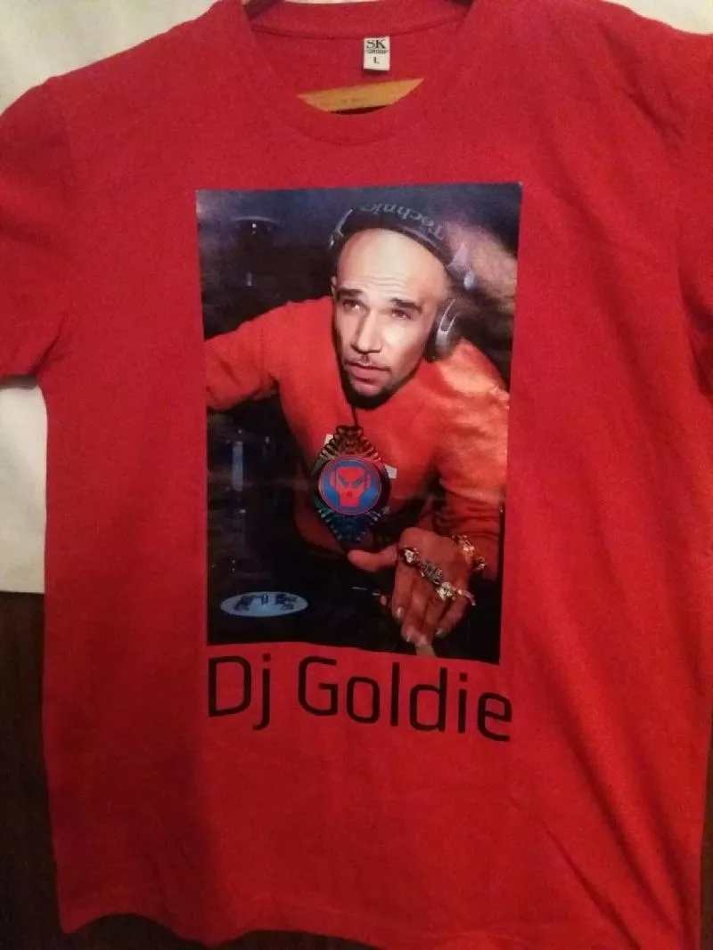 Продам 2 футболки 48р DJ Goldie   DEATH.новые