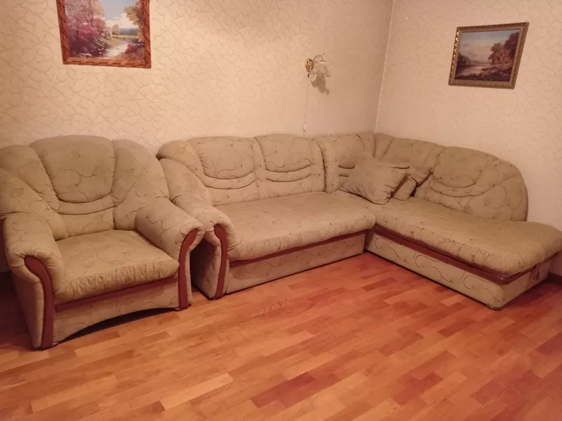Продам угловой диван раздвижной трёх местный