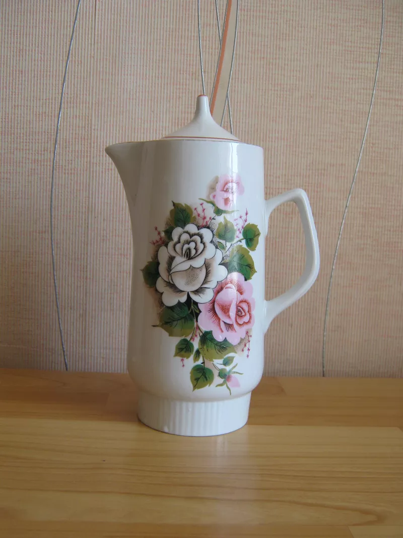 Продам фарфоровый кувшин, объём 1, 5 литра. 2