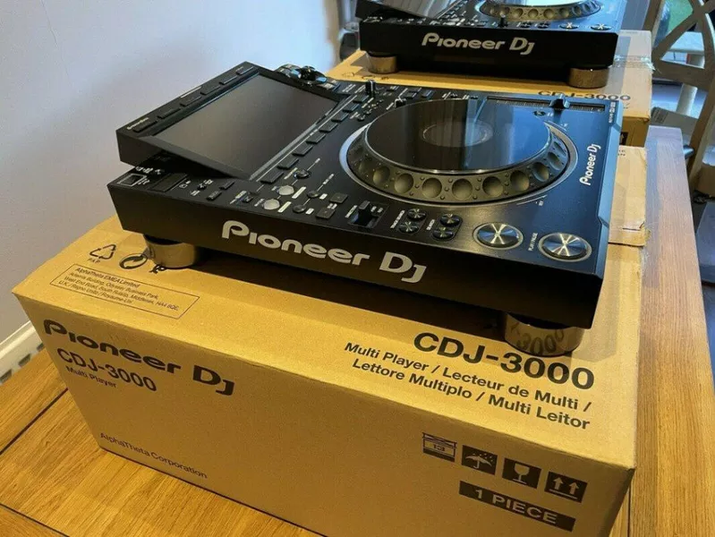 Pioneer OPUS-QUAD,  Pioneer XDJ-RX3,  Pioneer XDJ-XZ,  Pioneer CDJ-3000 8
