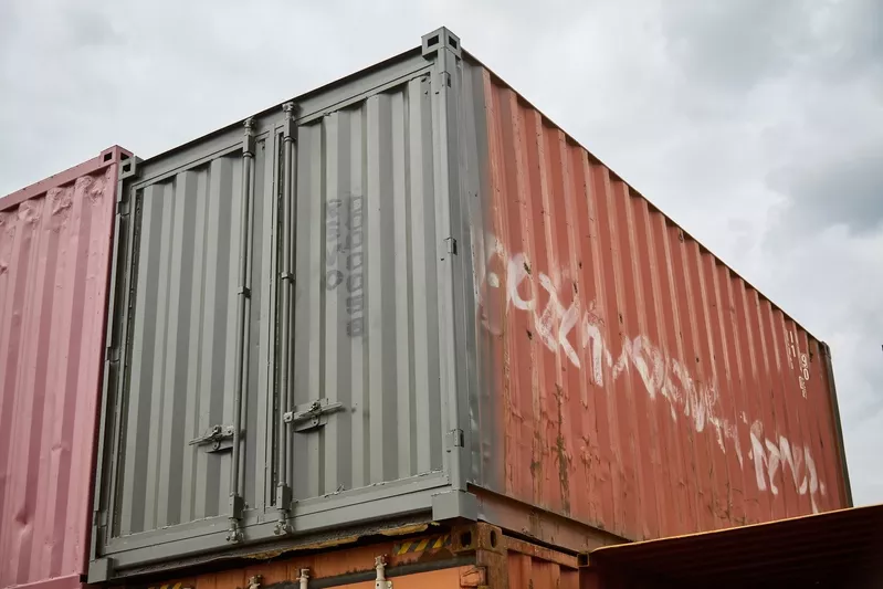 	 Контейнер 20 футов бу