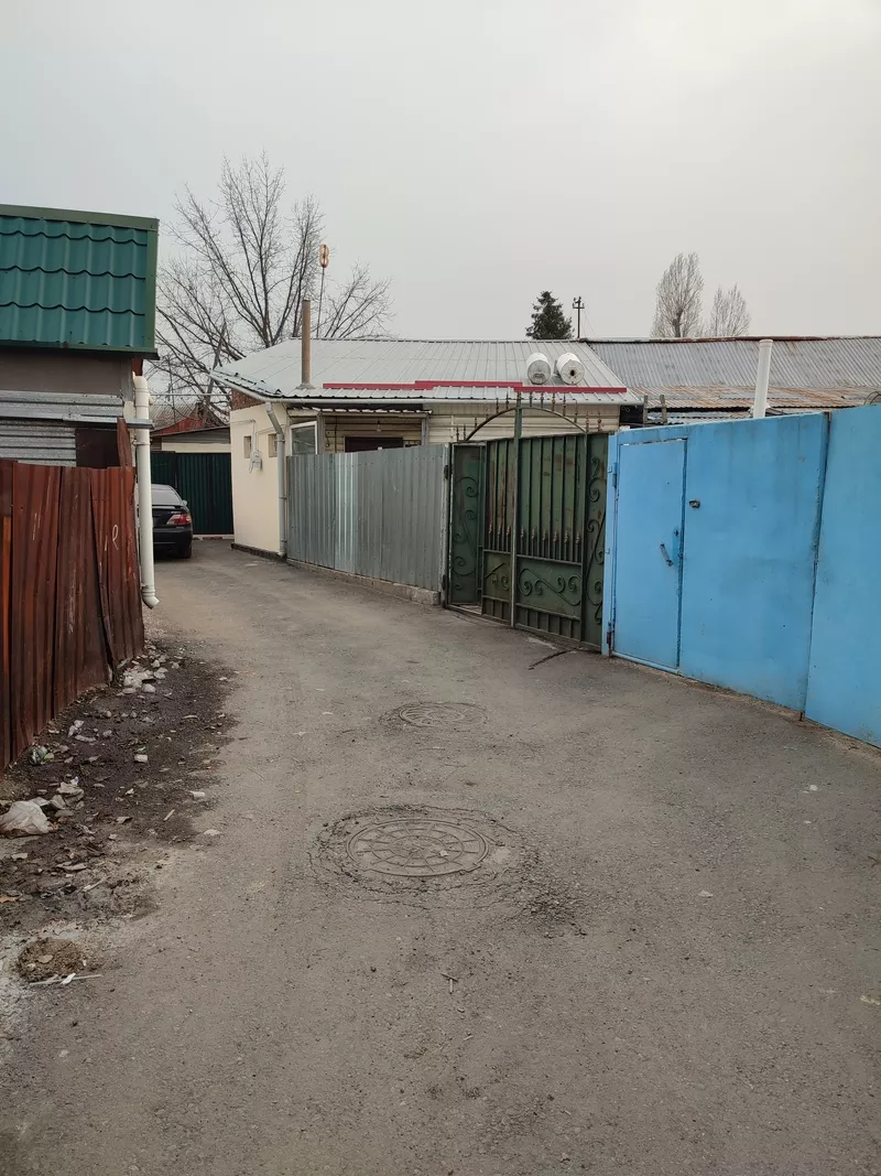 Продам часть дома в центре . 4