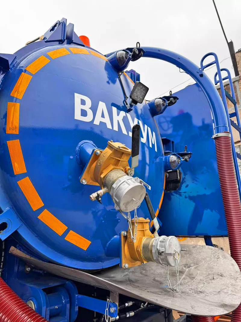Автоцистерна вакуумная комбинир. авк-6-5 Shacman 2
