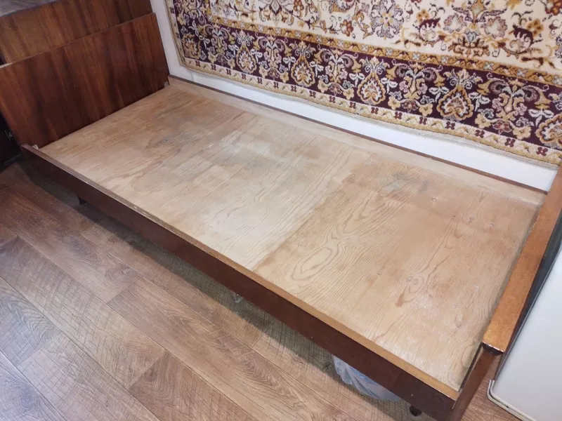 Кровать односпальная