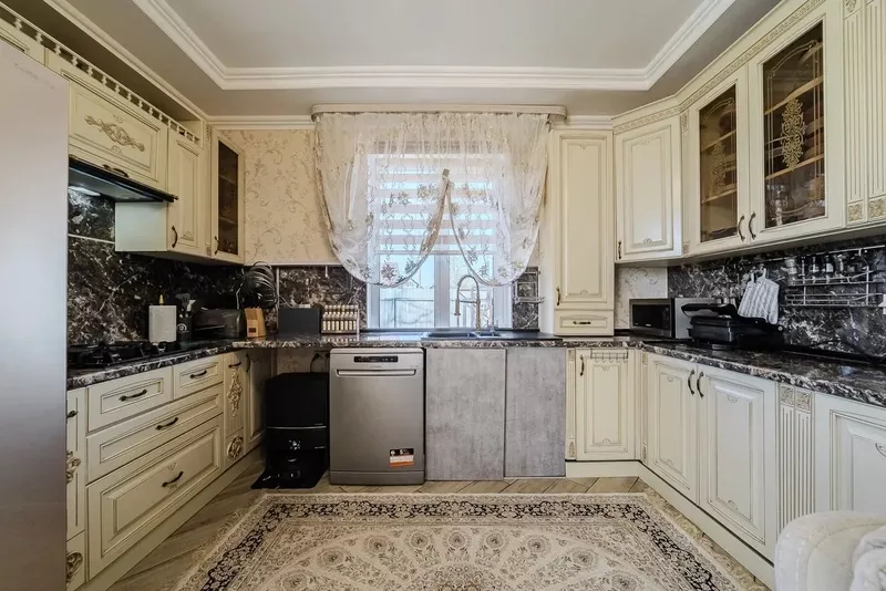 В срочной продаже Дом «Дыхание Барокко» . 5