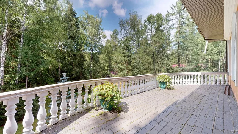 Продается особняк Капалиани,  с выходом на берег реки Пажа. 6