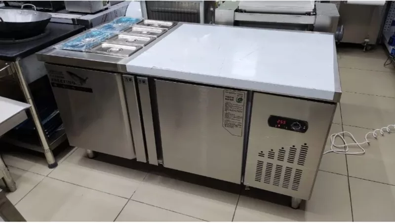 Cтол холодильник для пиццы с Гастроемкостью 1500*80*80 Габариты 1500х8