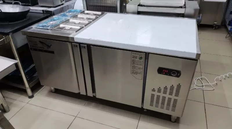 Cтол холодильник для пиццы с Гастроемкостью 1800*80*80 Габариты 1500х8