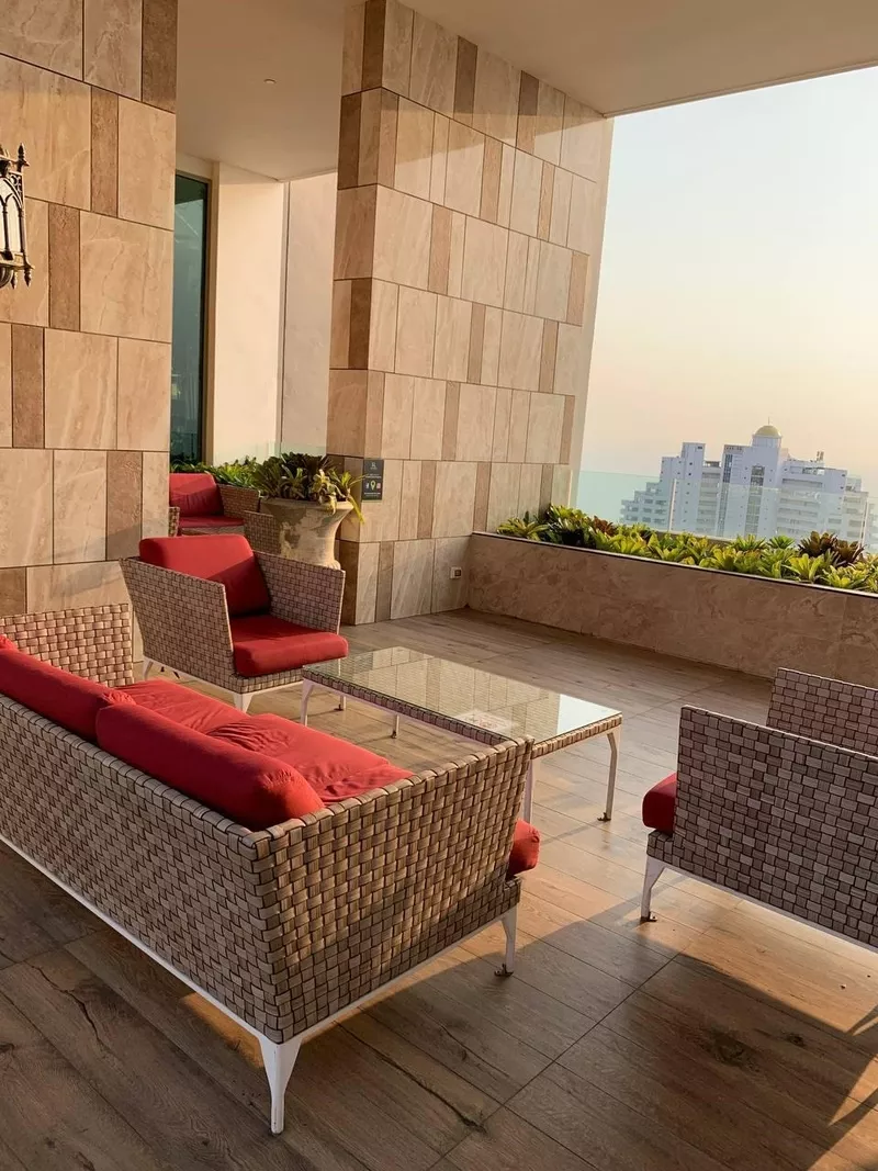 Евгения и Дмитрий русскоязычные специалисты по недвижимости в Патта 4