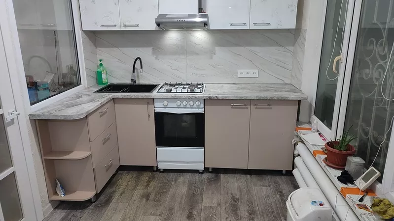 Продам часть дома , в центре города  8