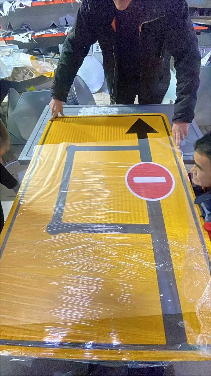 Производство и установка средств организации дорожного движения. 9