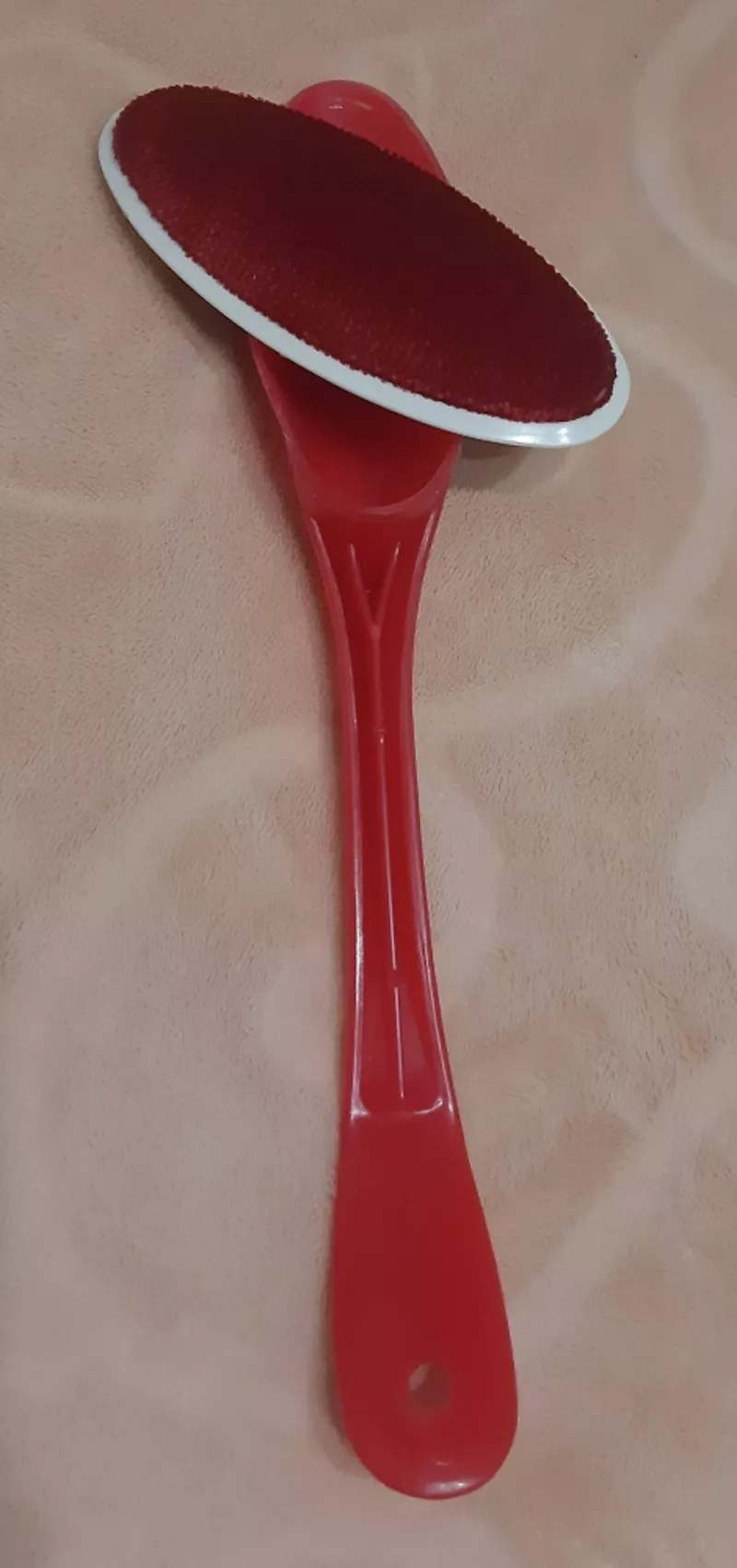 Продам щётку для одежды с поворотным механизмом 2