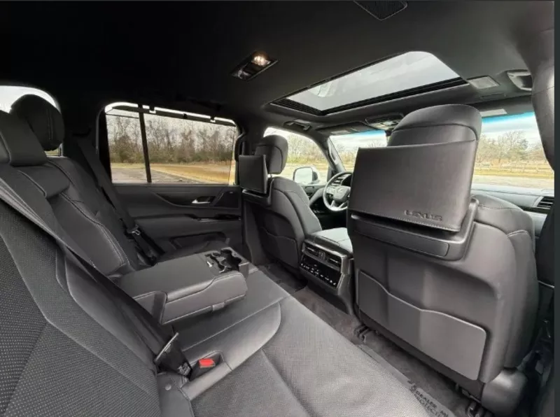 For Sale : Lexus LX600 Signature 2023 GCC Specs 3