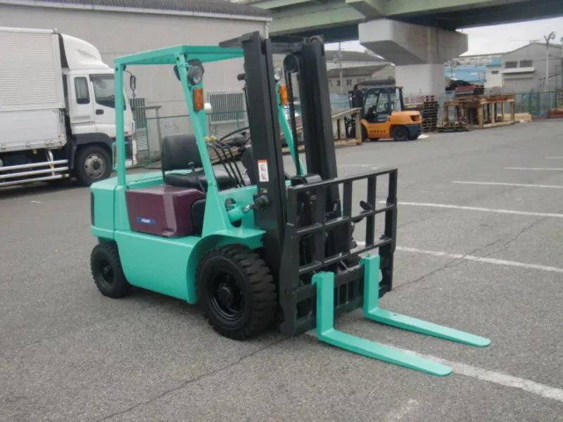 2.ЗАПЧАСТИ и ВИЛОЧНЫЕ ПОГРУЗЧИКИ, ТЕЛЕЖКИ, ШТАБЕЛЕРЫ, ШИНЫ 8